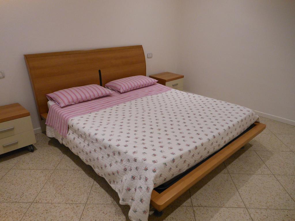 B&B La Luna Dal Borgo Iesi Ngoại thất bức ảnh
