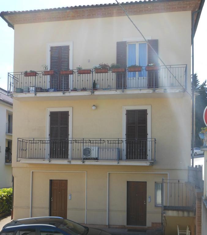 B&B La Luna Dal Borgo Iesi Phòng bức ảnh
