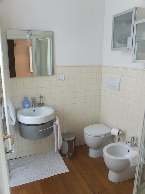 B&B La Luna Dal Borgo Iesi Phòng bức ảnh