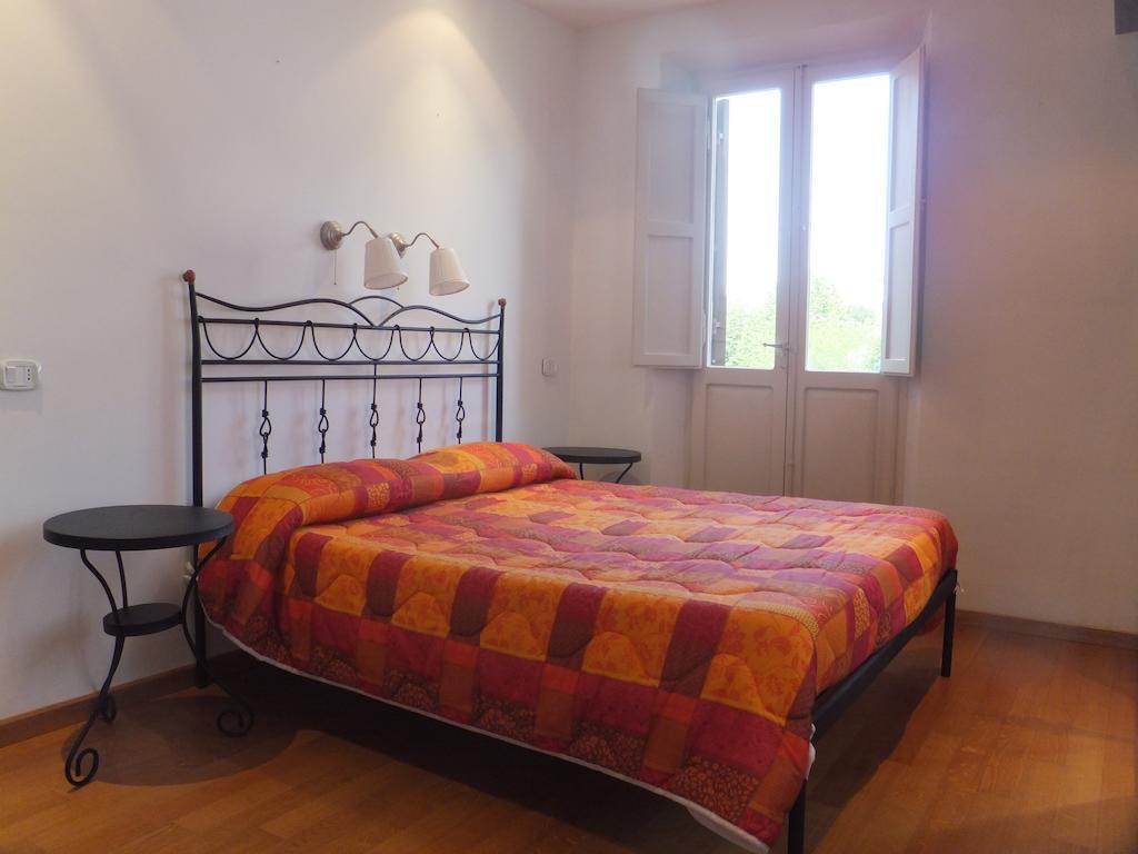 B&B La Luna Dal Borgo Iesi Phòng bức ảnh